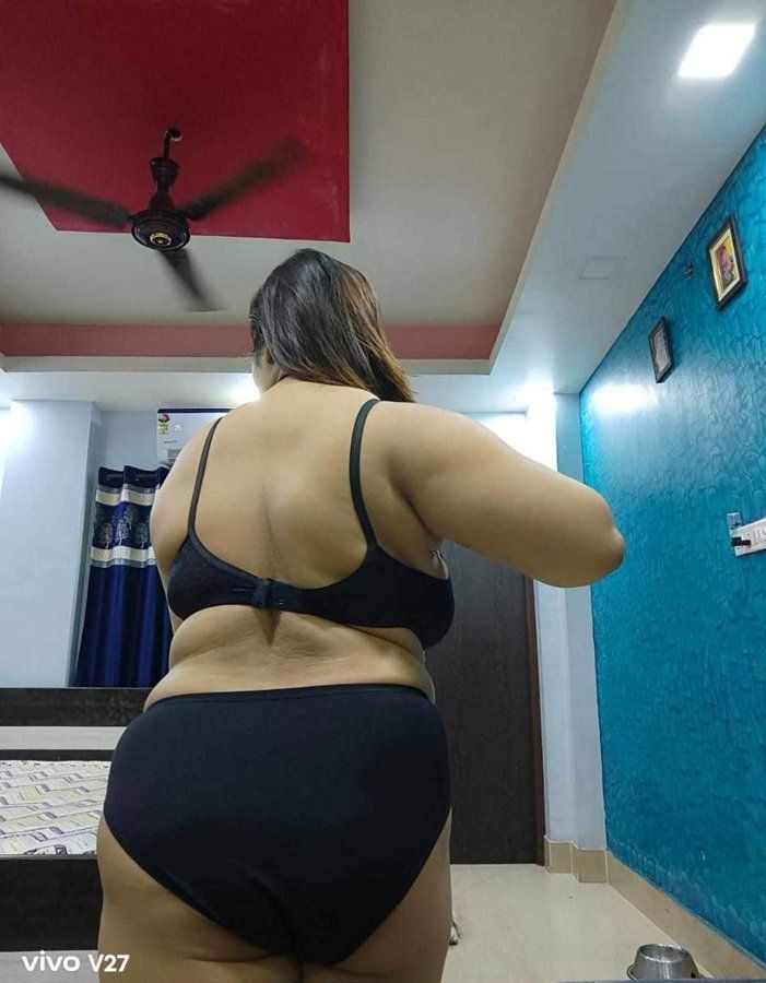 Call Girls IN Nehru Place                91 96547   26276   