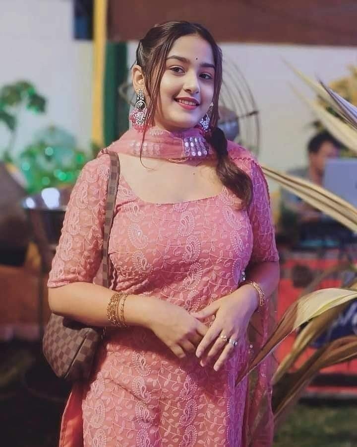  Door Step    Call Girls in Sector 132  Noida  8800153789