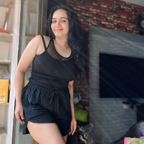 Call Girls in Laxmi Nagar Metro 9953322196 Delhi